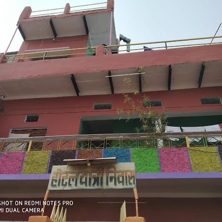 Hotel Yatri Niwas 瓦拉纳西 外观 照片