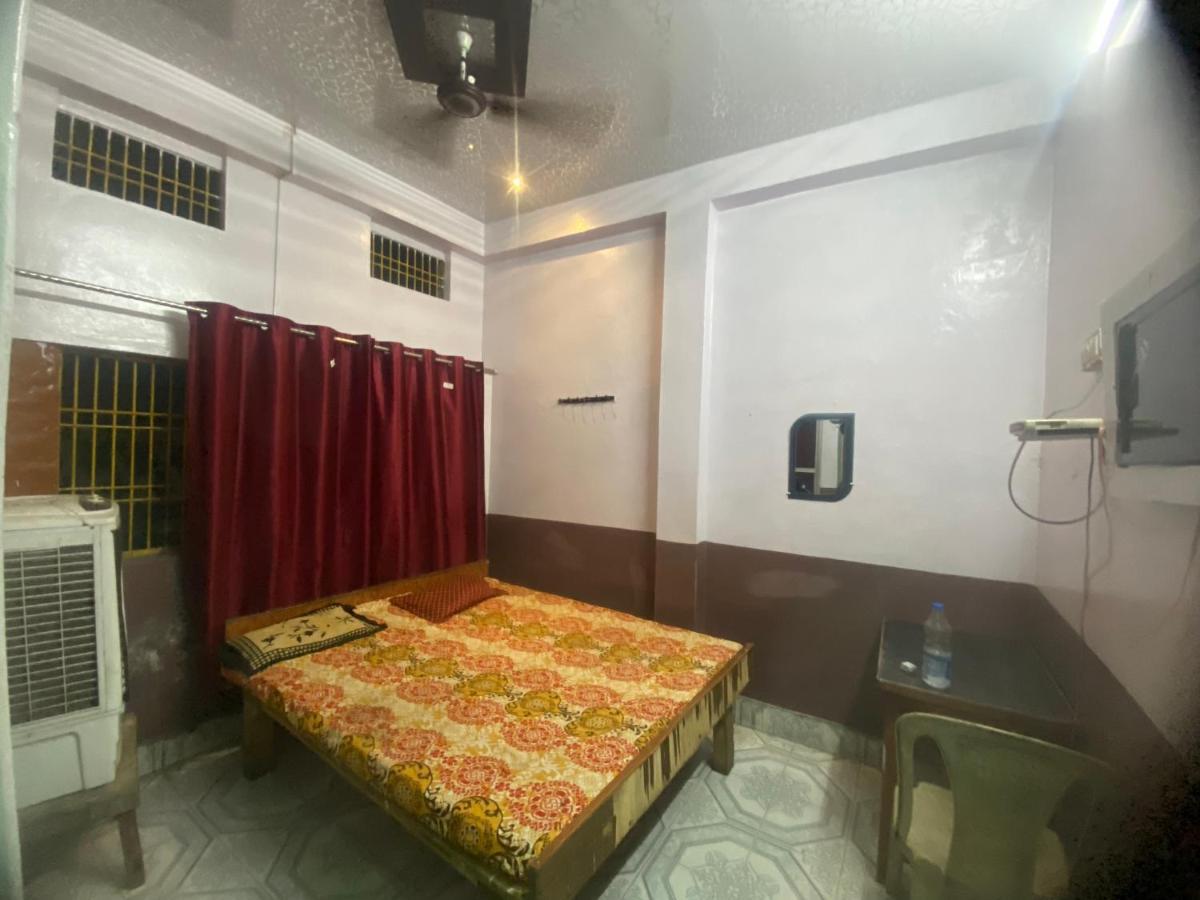 Hotel Yatri Niwas 瓦拉纳西 外观 照片