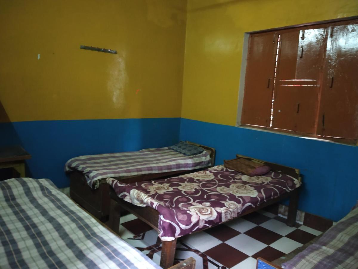 Hotel Yatri Niwas 瓦拉纳西 外观 照片
